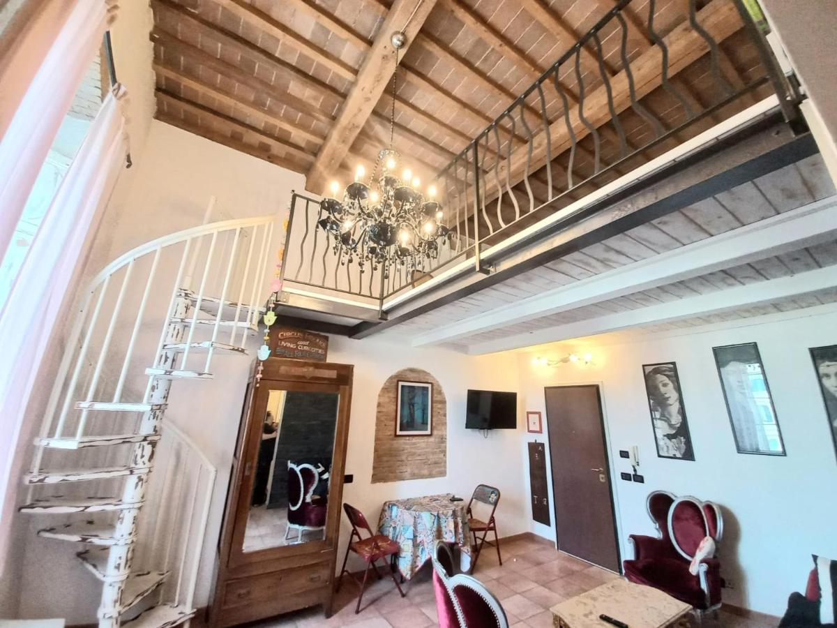 L'Ora Delle Streghe B&B Centralissimo Livourne Extérieur photo