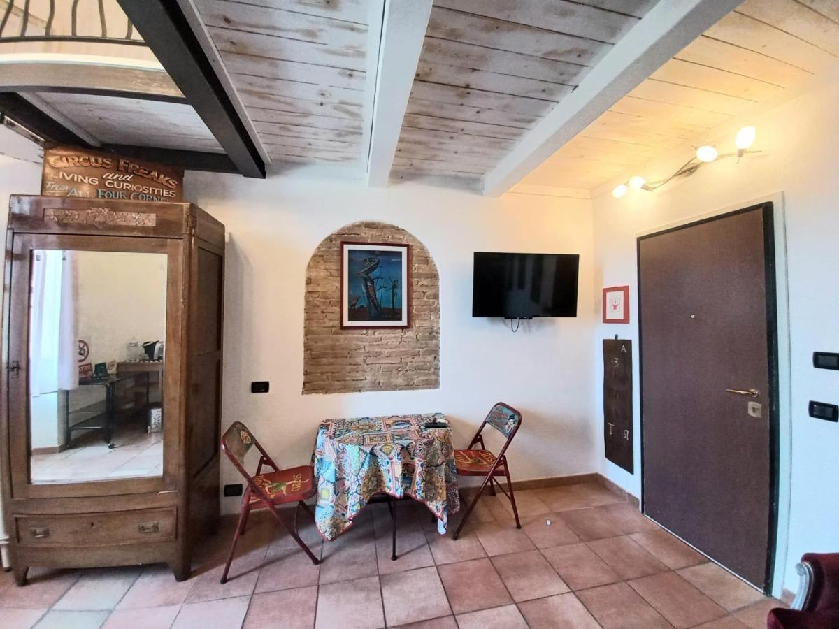 L'Ora Delle Streghe B&B Centralissimo Livourne Extérieur photo