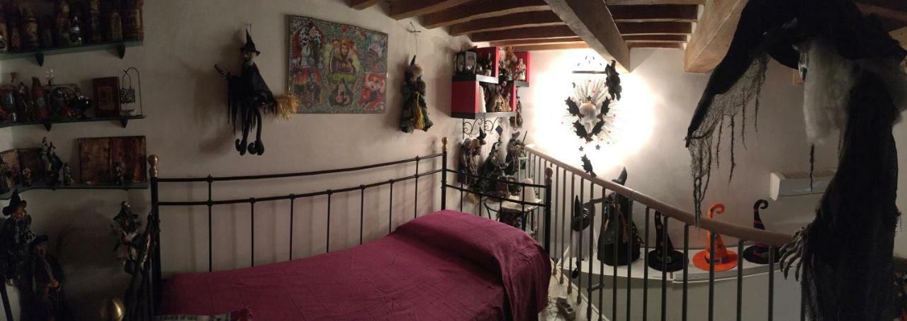 L'Ora Delle Streghe B&B Centralissimo Livourne Extérieur photo